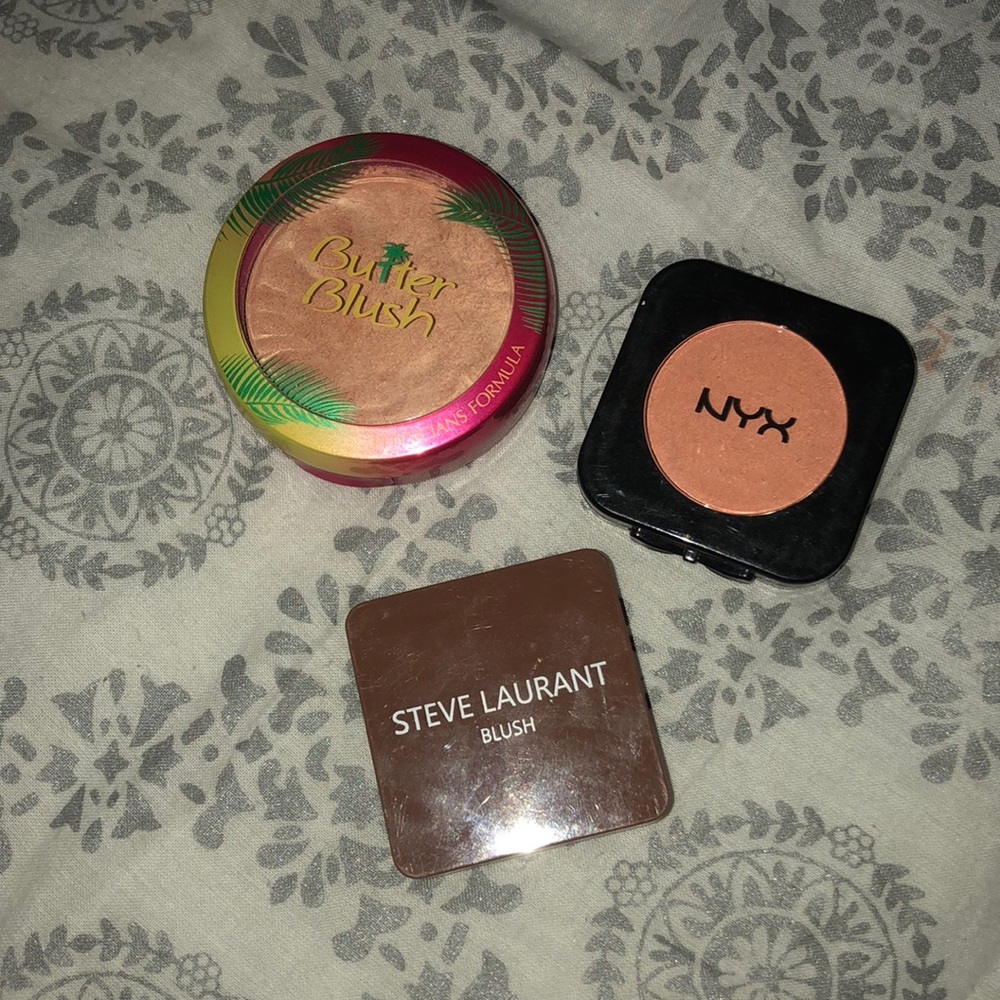 Assortment of blushes